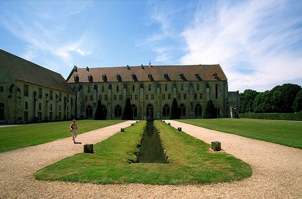 FR-Asniere-Abbaye_de_Royaumont-2150-0007.jpg