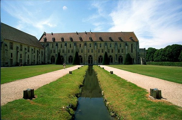 FR-Asniere-Abbaye_de_Royaumont-2150-0008.jpg