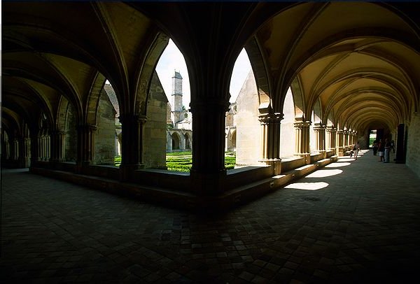 FR-Asniere-Abbaye_de_Royaumont-2150-0035.jpg