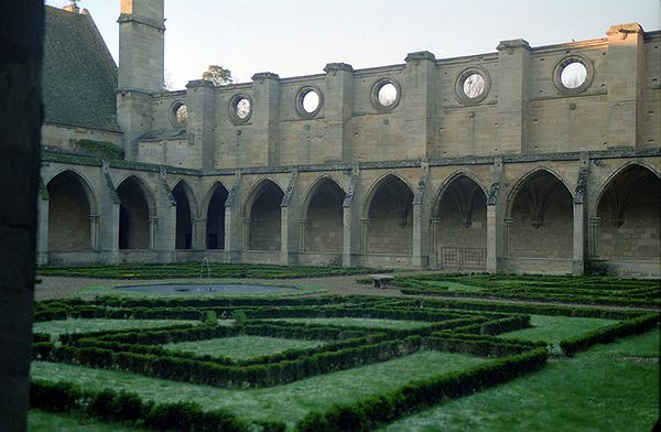 FR-Asniere-Abbaye_de_Royaumont-805911-0031.jpg