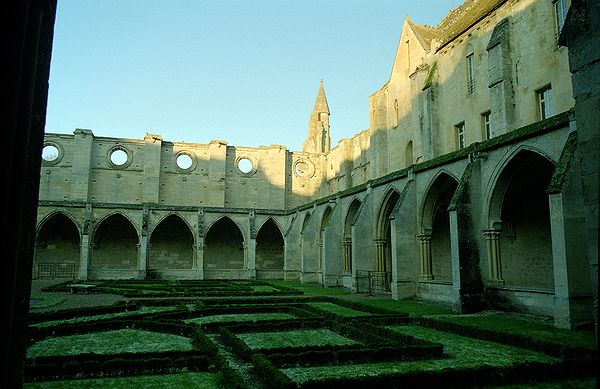 FR-Asniere-Abbaye_de_Royaumont-805911-0035.jpg