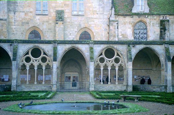 FR-Asniere-Abbaye_de_Royaumont-X0009-0010.jpg