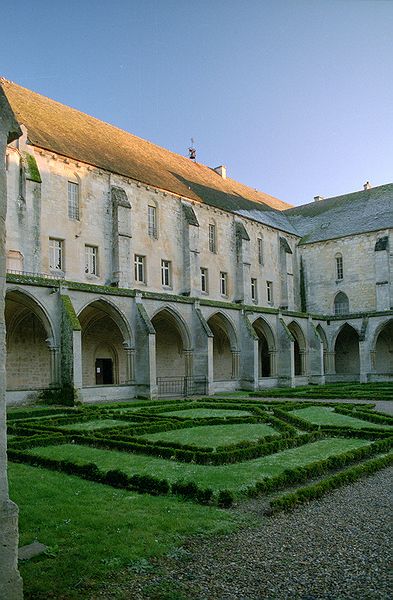 FR-Asniere-Abbaye_de_Royaumont-X0009-0012.jpg