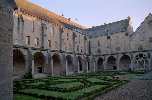 FR-Asniere-Abbaye_de_Royaumont-X0009-0013.jpg