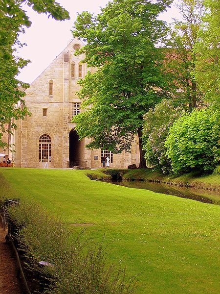 FR-Asniere-Abbaye_de_Royaumont-a80_2005-05-08_0015.jpg