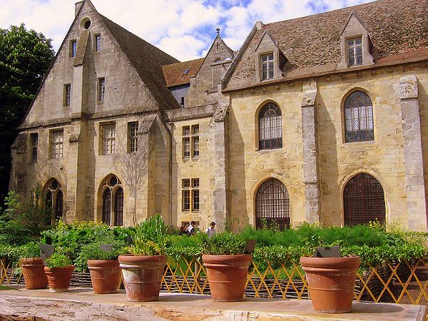 FR-Asniere-Abbaye_de_Royaumont-a80_2005-05-08_0043.jpg