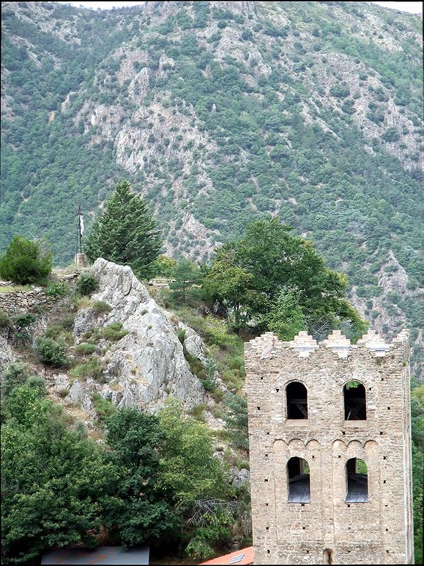 FR-Saint_Martin_du_Canigou-Saint_Martin-f100_2008-08-14_1926_pt.jpg