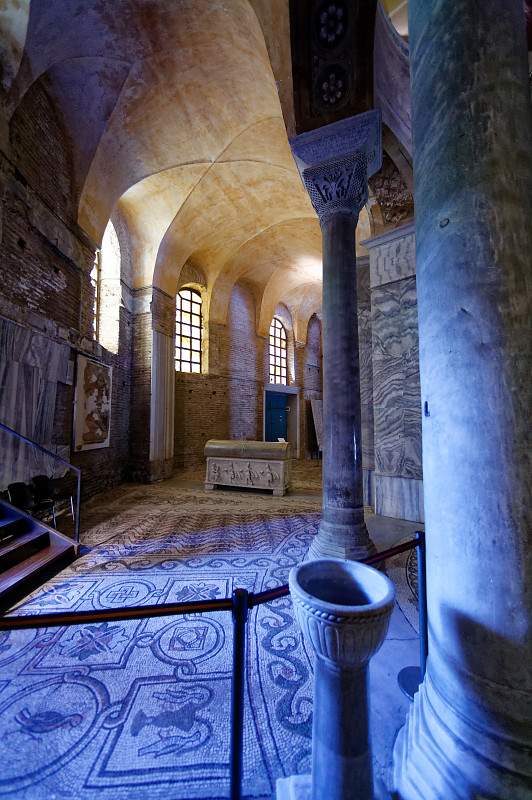 IT-Ravenna-SanVitale-E5D_2014-08-18_4028.jpg