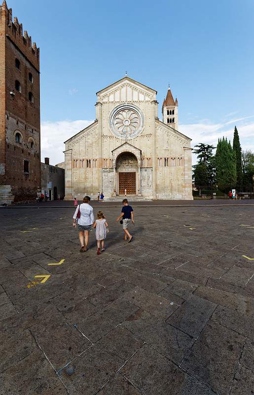 IT-Verona-SanZeno-E6D_2015-08-21_6082.jpg