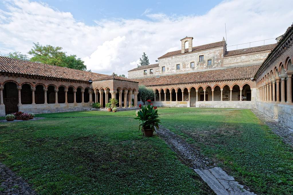 IT-Verona-SanZeno-E6D_2015-08-21_6124.jpg