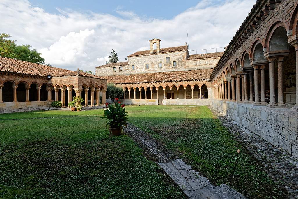 IT-Verona-SanZeno-E6D_2015-08-21_6126.jpg